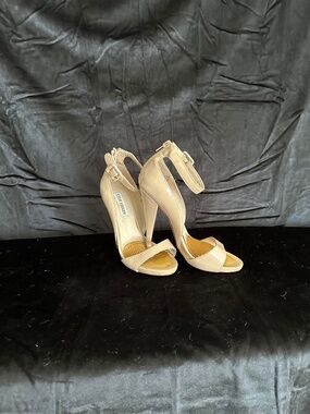 Steve Madden, nude patent leather stilettos with open toe, size 6.5